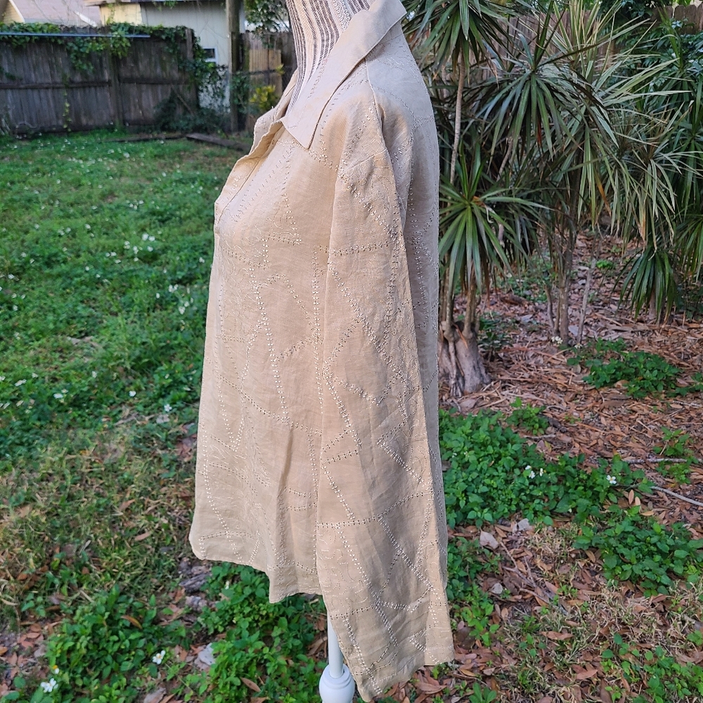Positano Embroidered Linen Blouse - Picture 2 of 9